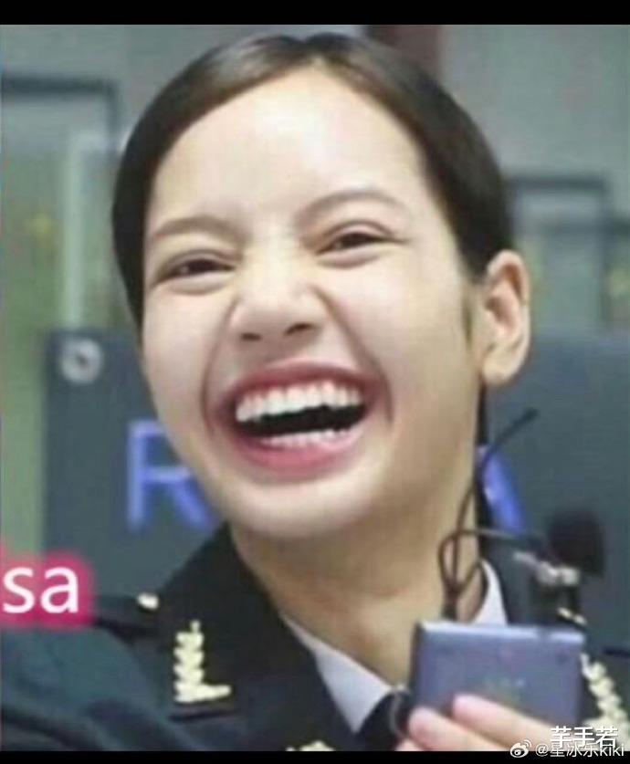 杨紫琼晒与LV三公子的合照,并喊话Lisa,希望自己能尽快见到Lisa