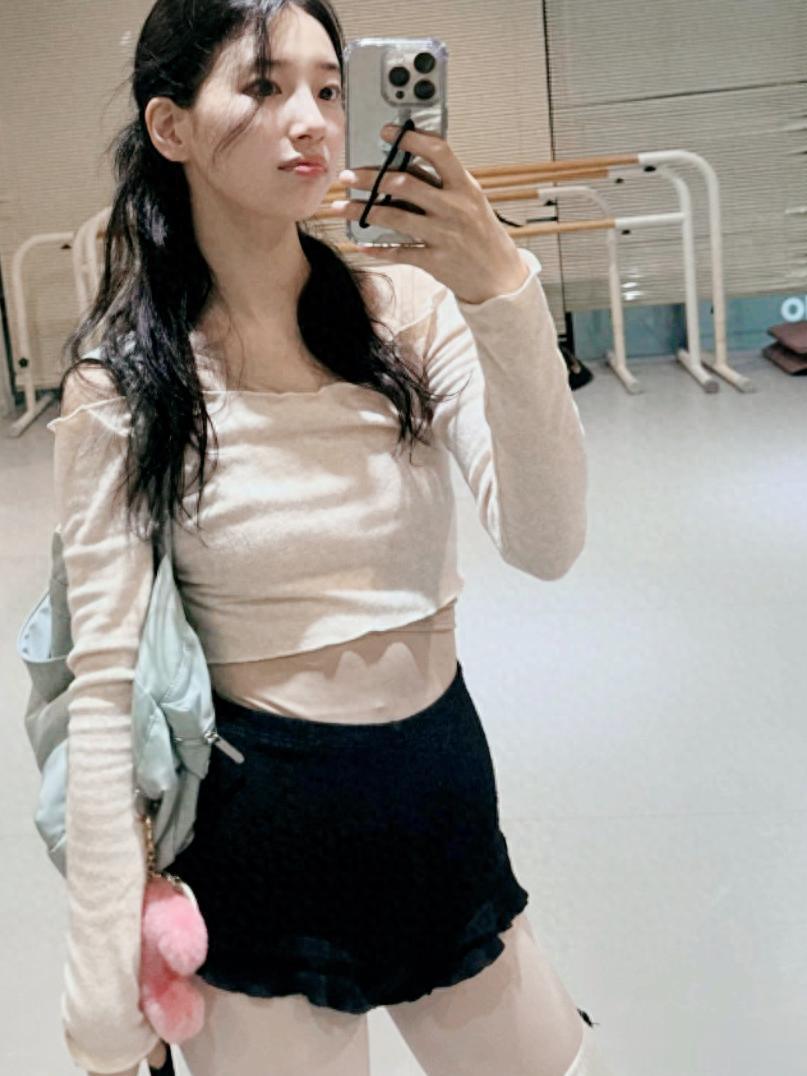 韩国女星秀智晒清纯芭蕾照，身材气质大变样，31岁仍然少女感满满