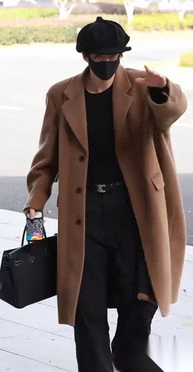 35岁刘宇宁是真潮！一身行头几十万，这身要是普通人穿估计拖地了