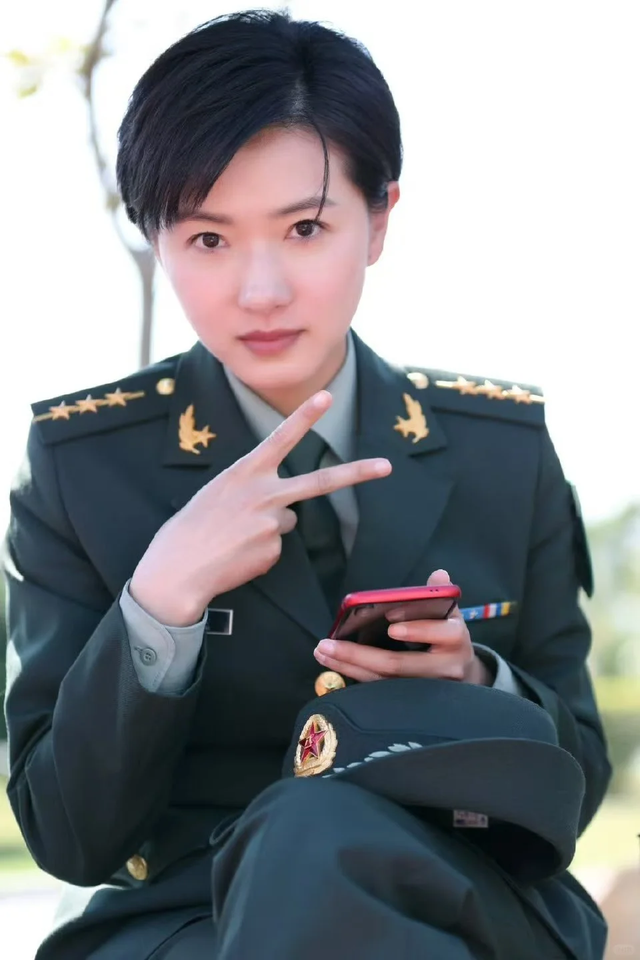 43岁万茜再破“天花板”:这一次,她让整个娱乐圈“沉默”了!