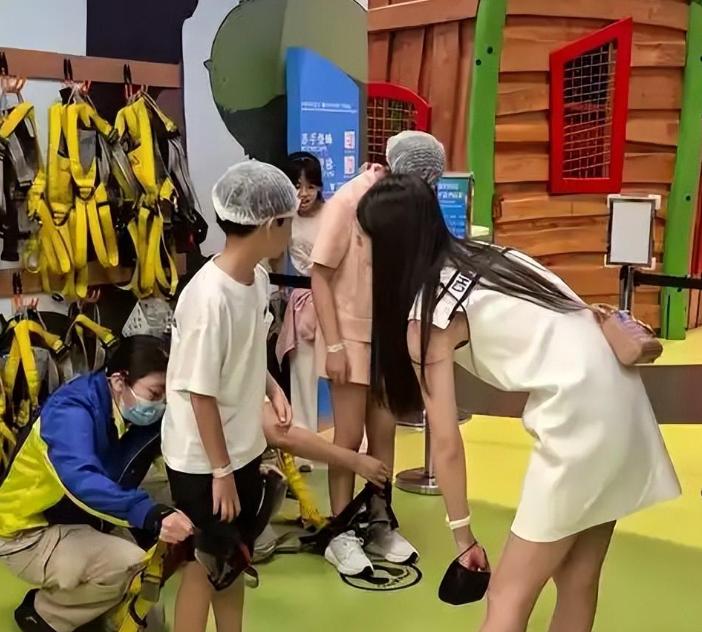 苦心经营12年,一场直播让小杨阿姨现原形,马筱梅一招制敌