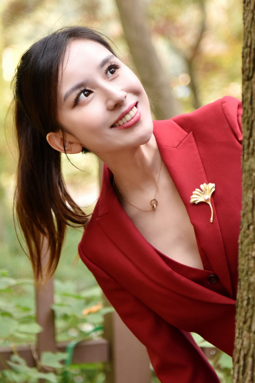 主持人张茜，又美又飒