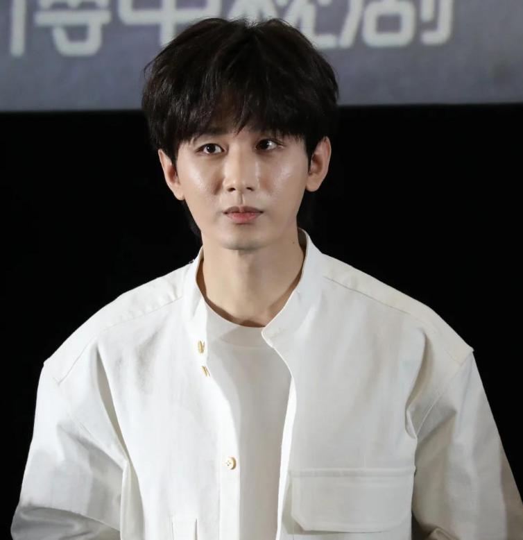 钱再多有什么用？35岁成毅的现状，让多少“流量明星”脸红