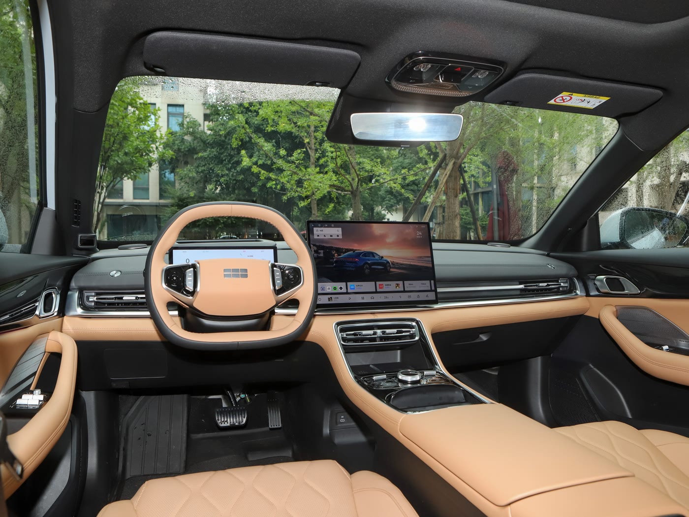 全新插电中型车亮相！动感外观亏电油耗2.67L，综合续航超2100km