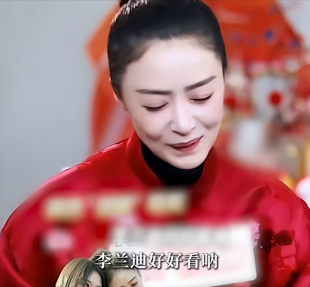 拍戏16年无人知，一朝“泳装照”火遍全网，蒋欣的话终于有人信了