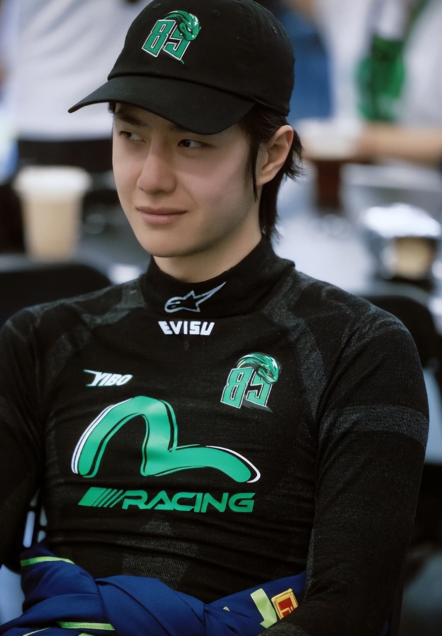 官方发布2025男星热度排名：周深第9，王一博难进前3，第一没争议