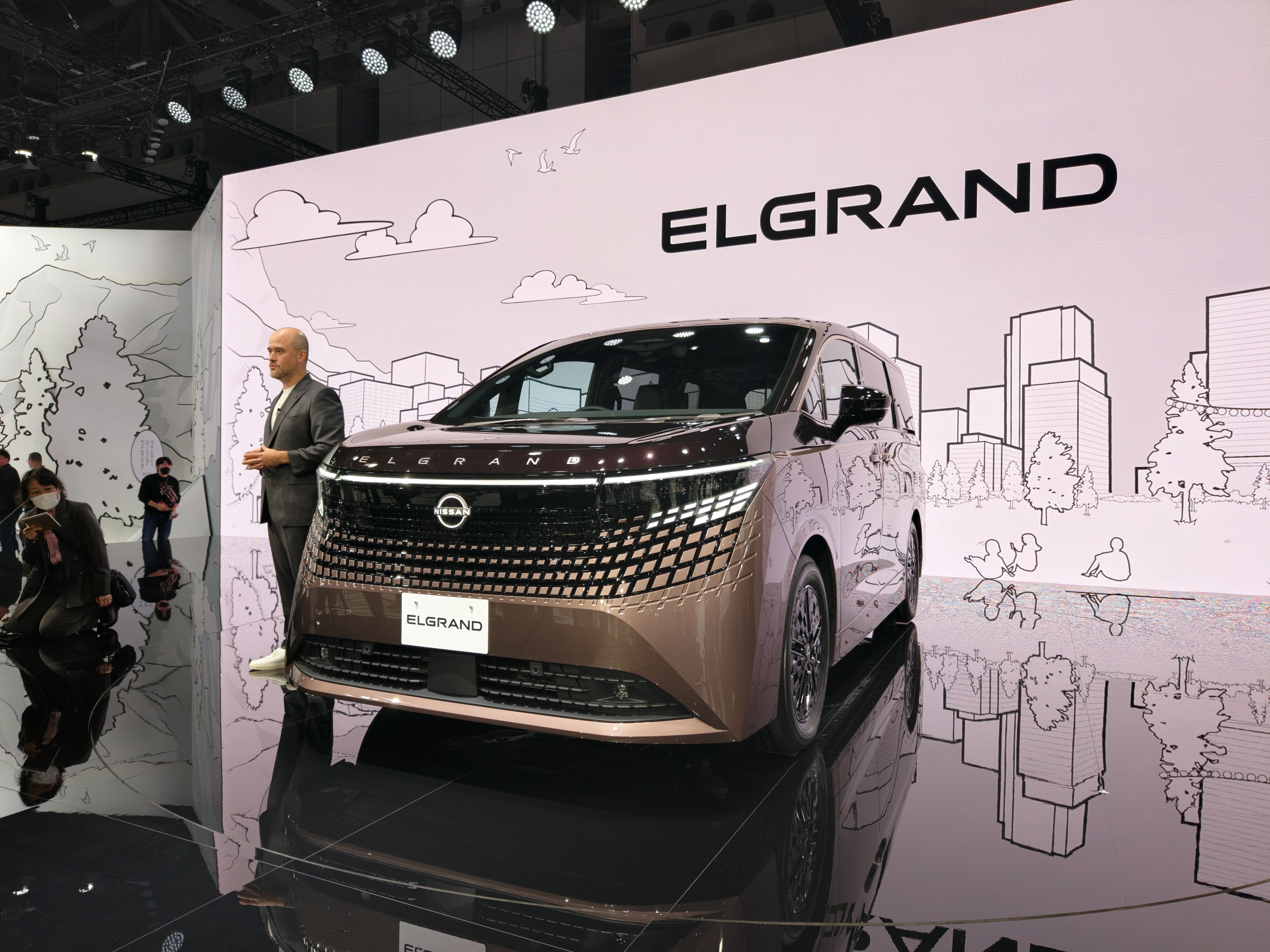 首发实拍日产全新豪华MPV车型ELGRAND,e-POWER加四驱油耗仅5L