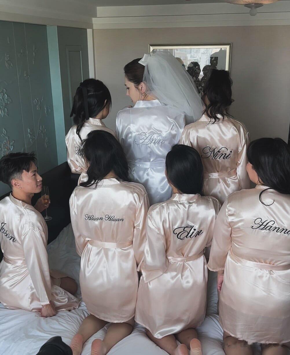 许玮甯婚前睡衣趴，大长腿又白又嫩好抢镜，网友:短发闺蜜好妩媚