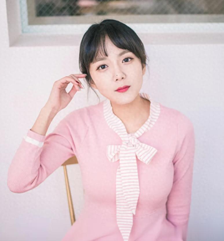 韩国女星婚后迟迟不领证登记，不敢喊丈夫“老公”，背后原因曝光