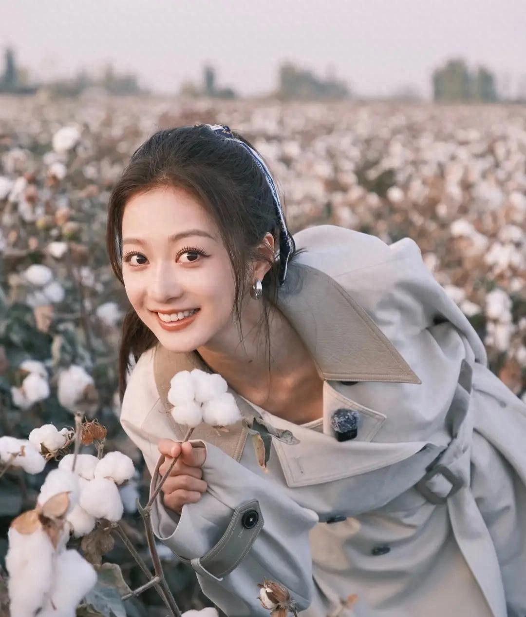 冯琳穿搭时尚美丽，颜值在线，真美！