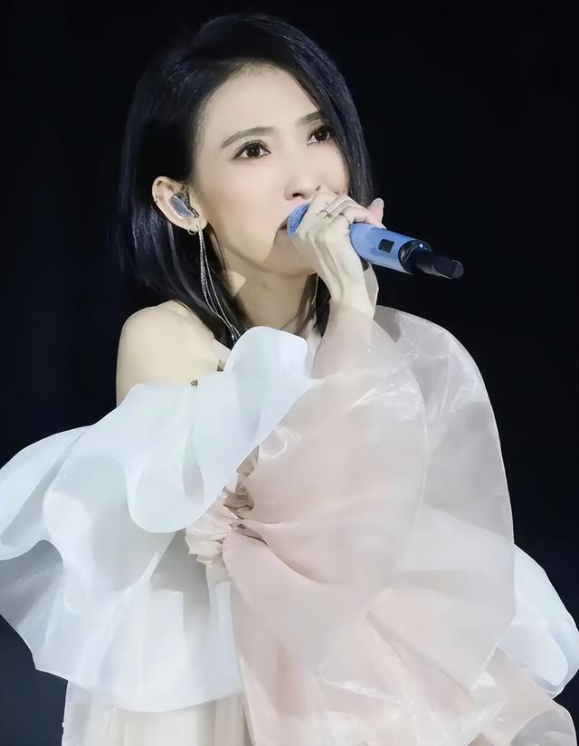 房祖名出狱后韩国近照曝光！他剃了寸头，最爱的女人早已是人妻