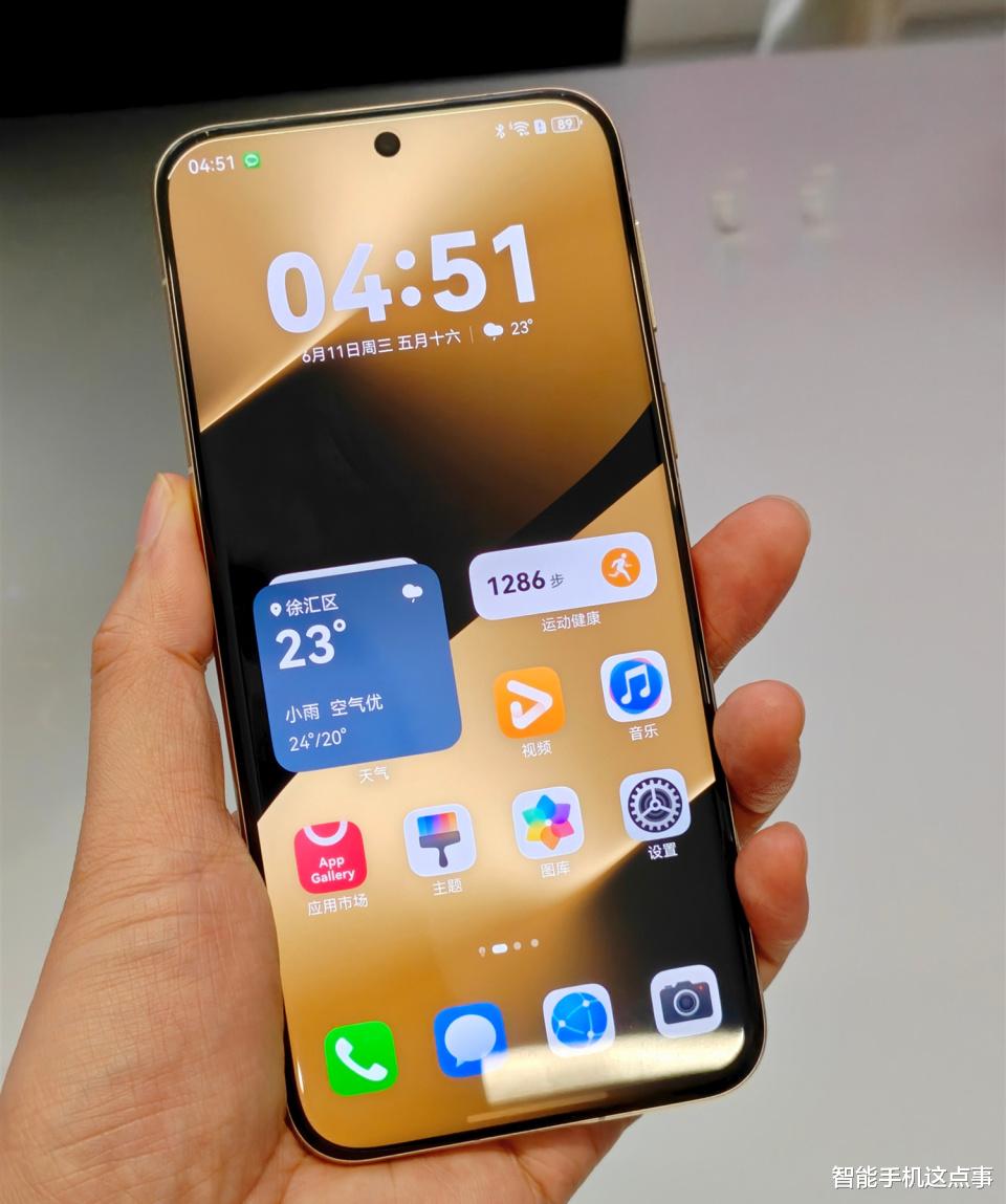 华为Pura 80系列被拆解:芯片封装工艺、一镜双生,均有惊喜!