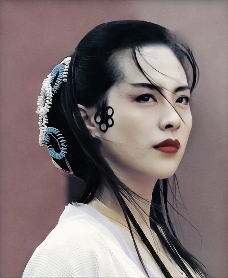 59岁王祖贤旧金山会友！生图脸肿皮肤凹陷严重，嘴唇下垂一脸苦相