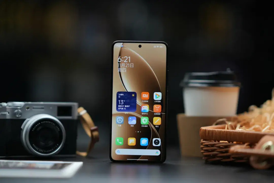 小米“堅(jiān)決清倉(cāng)”，從3999元跌至2464元，512GB旗艦降至“谷底價(jià)”