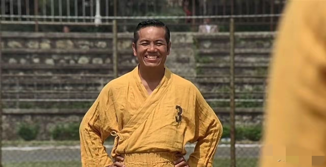 香港资深演员自曝因太太而离开周星驰,不与其竞争,人品受认可