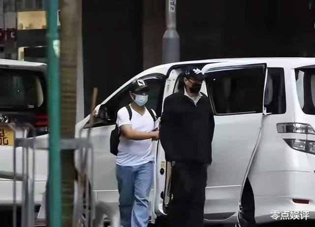 89岁谢贤坐轮椅显老态,曾风流半生,幸有谢霆锋护晚年