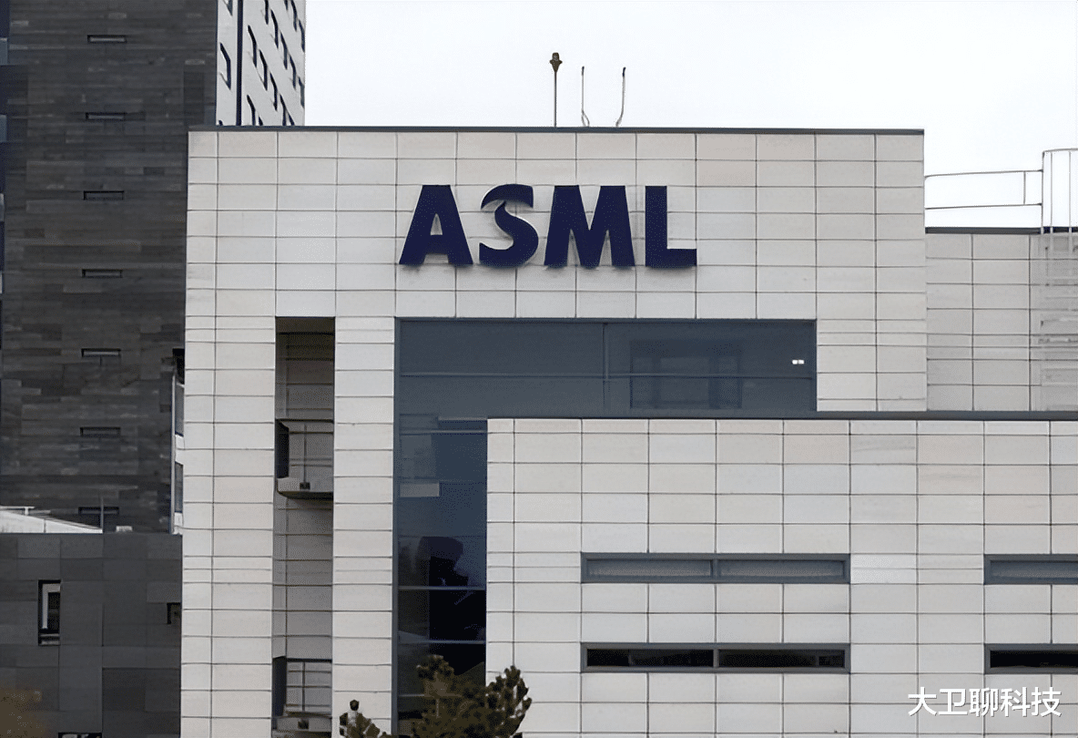 封鎖中國芯，為何西方企業先喊疼？阿斯麥CEO三句話說破真相