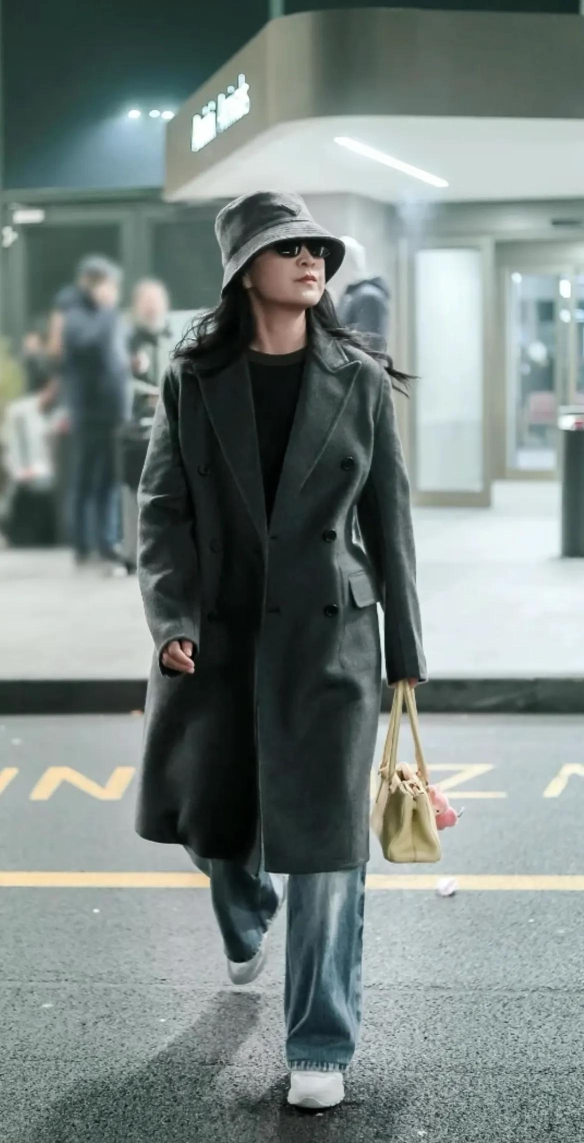 雷佳音没撒谎！退出春晚、解散公司、性格大变的贾玲，证实他的话