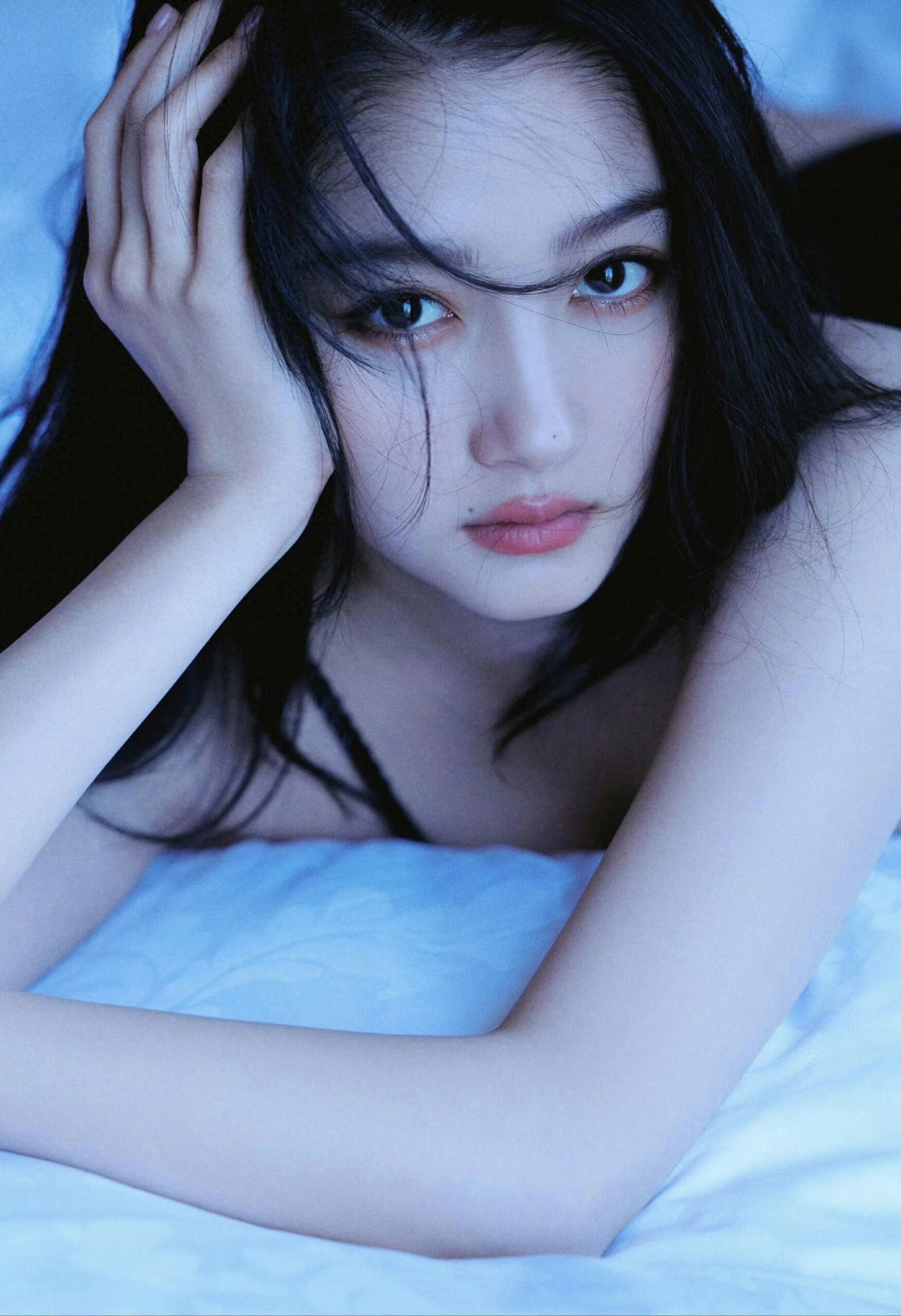 关晓彤,黑白吊带裙