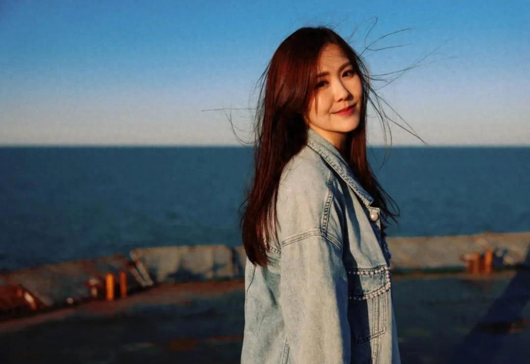 TVB小花登台唱歌被指表情狰狞好吓人,认表现未如理想：会继续努力