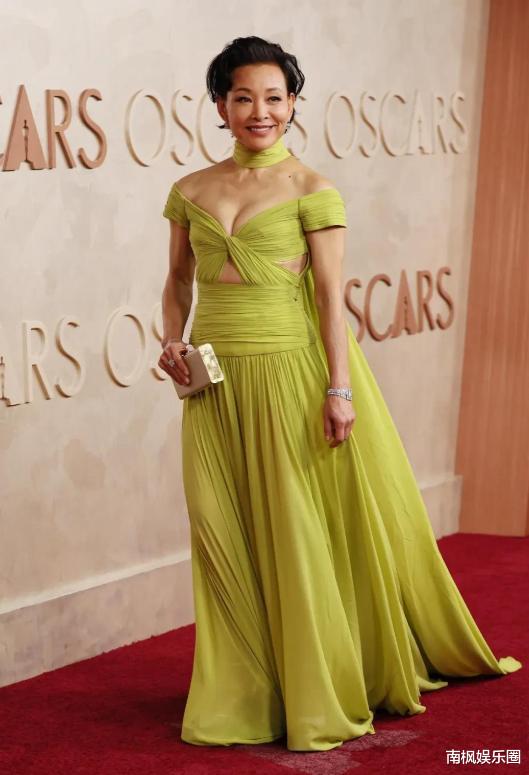 奥斯卡红毯：杨紫琼气场全开，陈冲太敢穿，Lisa穿了个啥？