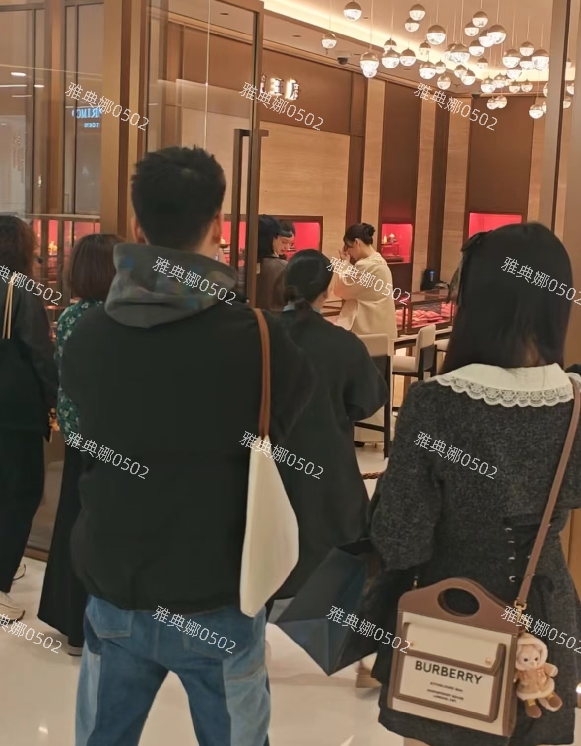 方媛虽然是天王嫂，但本人明显没有照片好看个子不高气质也不太行