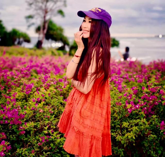 温碧霞晒全家福,儿子长的像爸爸,网友吐槽颜值低!