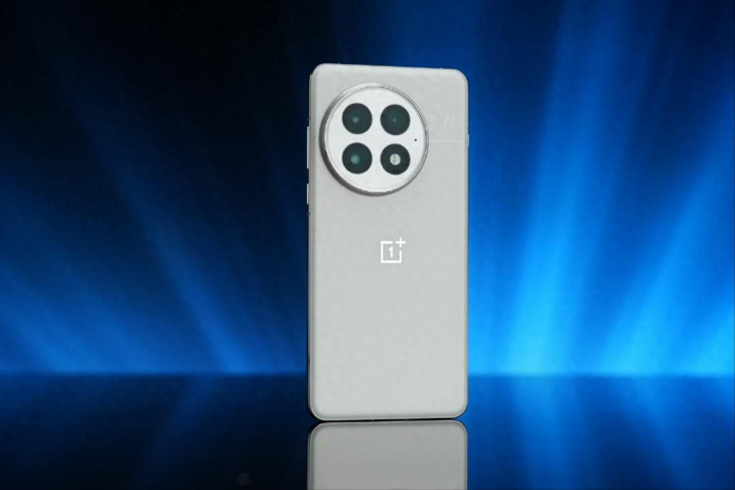 一加降價“太猛”！現已跌至2725元，318萬分+2K微曲屏+120倍變焦