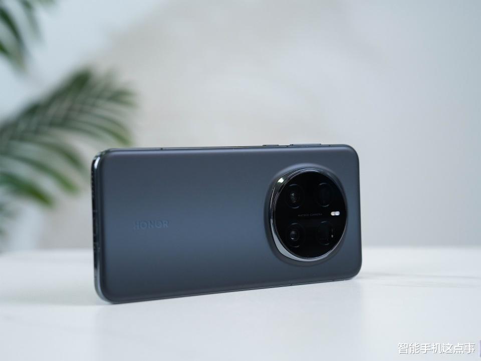 荣耀Magic8 Pro再次被确认:双3D解锁+2亿潜望长焦,实力较猛!