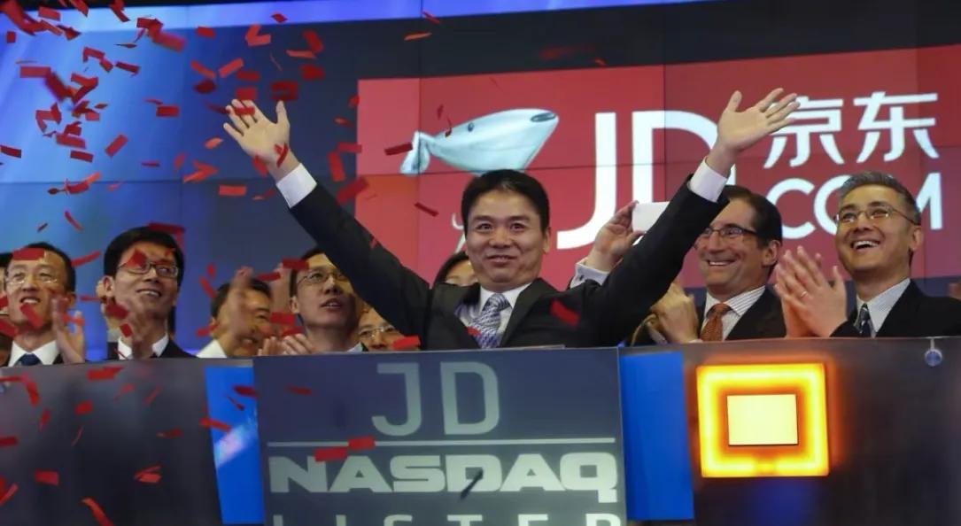 章泽天和刘强东在迪拜过圣诞节，住几万一晚的豪华酒店，太浪漫了