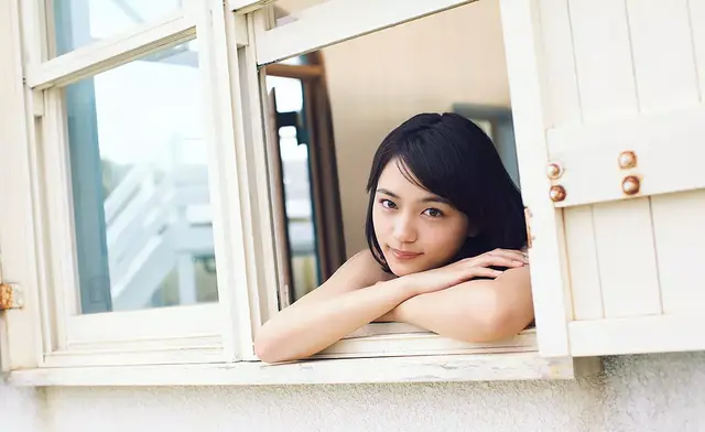 川口春奈:她是日本超典型的日本美少女 大眼圆脸,身材火辣辣