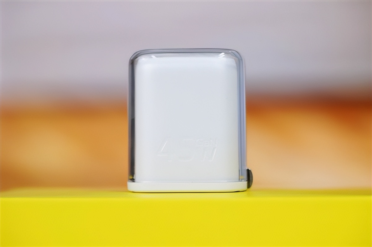 完美適配iPhone17全系快充！倍思同芯充Pro快充充電器套裝圖賞