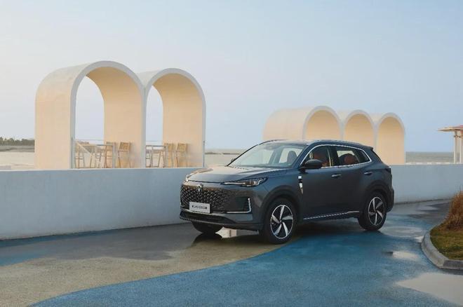 ?惊喜不断!蓝鲸1.5T爆192马力,仅售5.89万,还要啥丰田锋兰达?