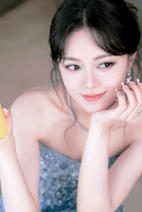 赵今麦：幽蓝裙影下的绝代风华！