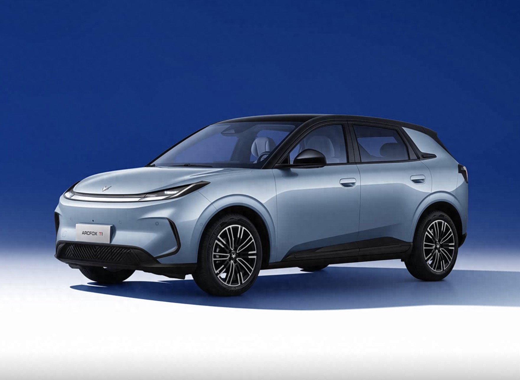 极狐T1上市时间确定，6种车色7种驾驶模式可选，预售不到7万起