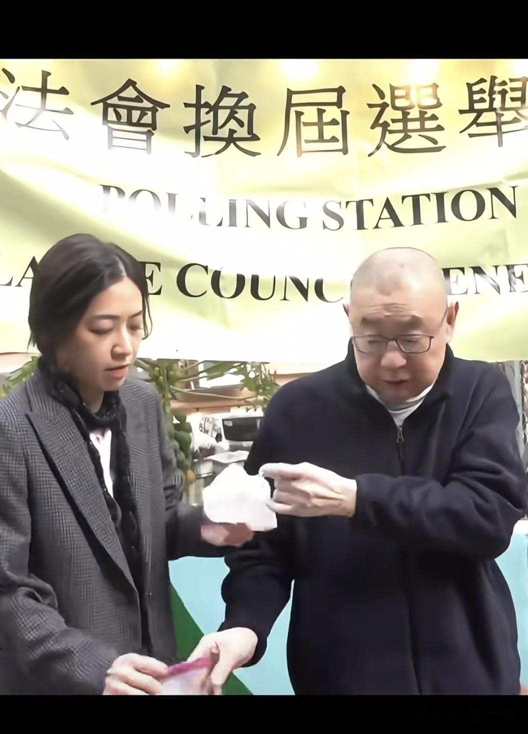 阔太甘比扎双马尾俏皮出镜，不用陪刘銮雄格外放松！少女像18岁