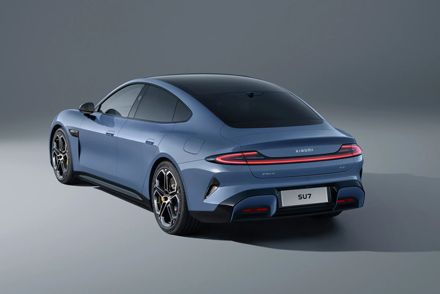 20萬級新能源雙雄對決：極氪007GT和小米SU7誰更值得沖？