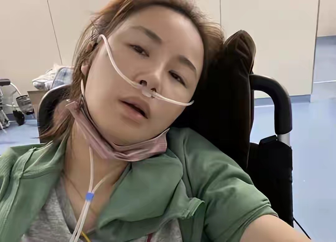 放弃主持事业，嫁大15岁“软饭男”，如今才明白她的选择有多明