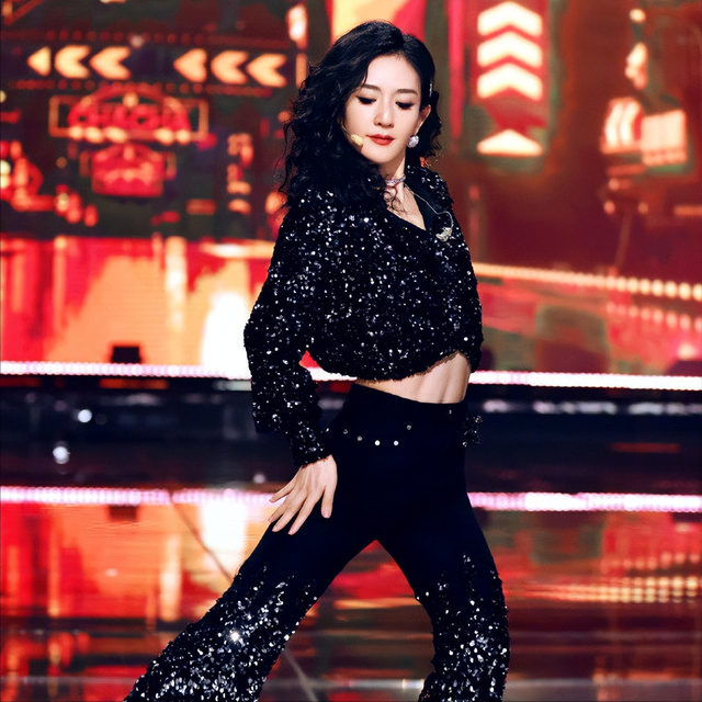 快本停播4年后,这回“装疯卖傻”的谢娜,还是令世界刮目相看了