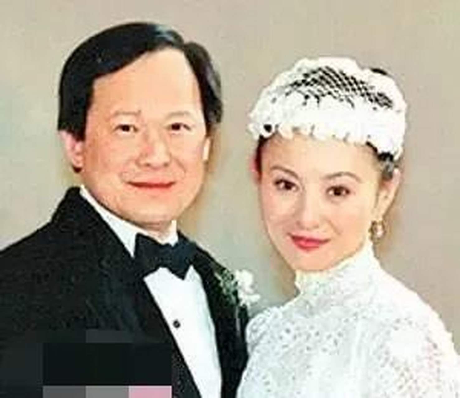 36岁嫁大17岁亿万富豪,入豪门后名声扫地,如今60岁依旧孤身一人