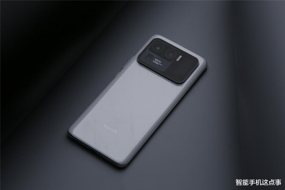 小米16 Pro Max再次被確認：直屏+超大尺寸副屏，或是安卓之光！