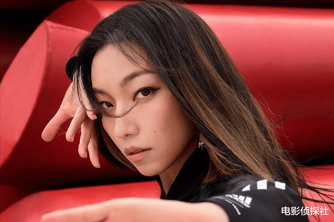 曝《镖人》8月中旬补拍，那尔那茜确定换人，年内上映无望