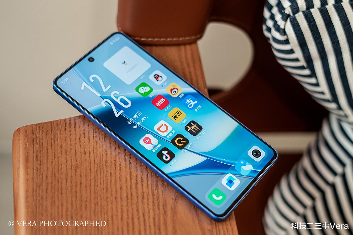 iQOO Neo9s Pro+顶配版体验:西装暴徒的全面进化