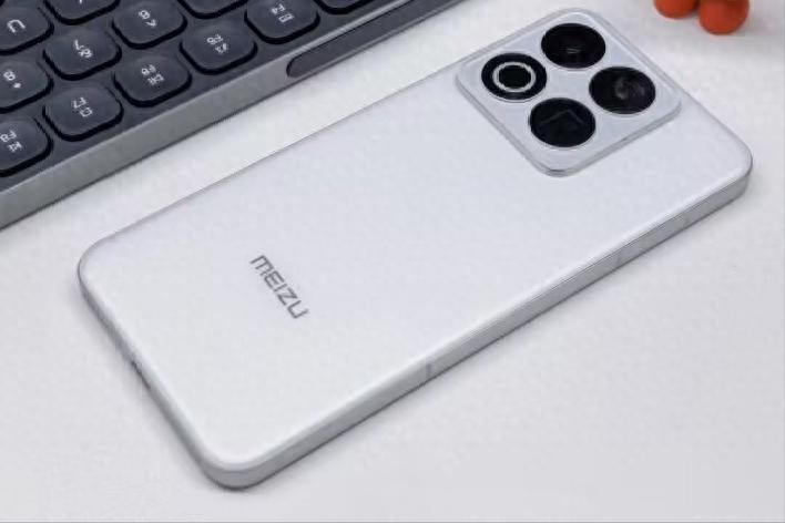 國補價2549元，極窄直屏+驍龍8sGen4+IP68防水，魅族“不講武德”