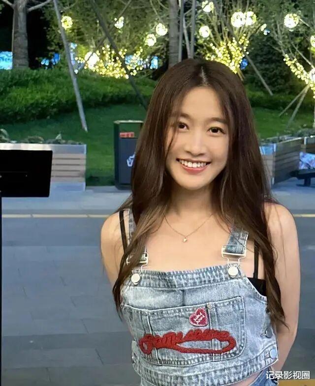 刘美含七夕发文引恋情猜测,曾是超女15强,如今因取关张远上热搜