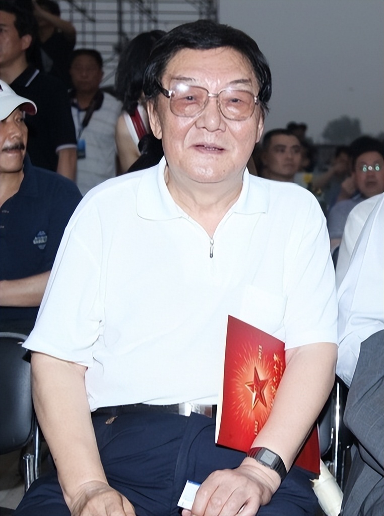 又一位重量级人物悄然离去