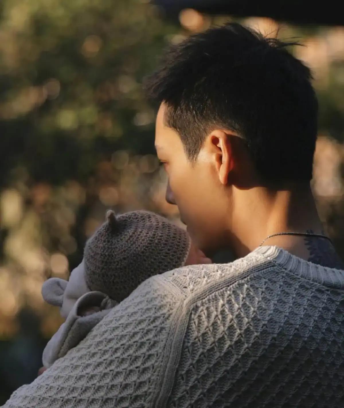 陈伟霆儿子英文名意外曝光，一个细节暴露了他有多爱这个孩子