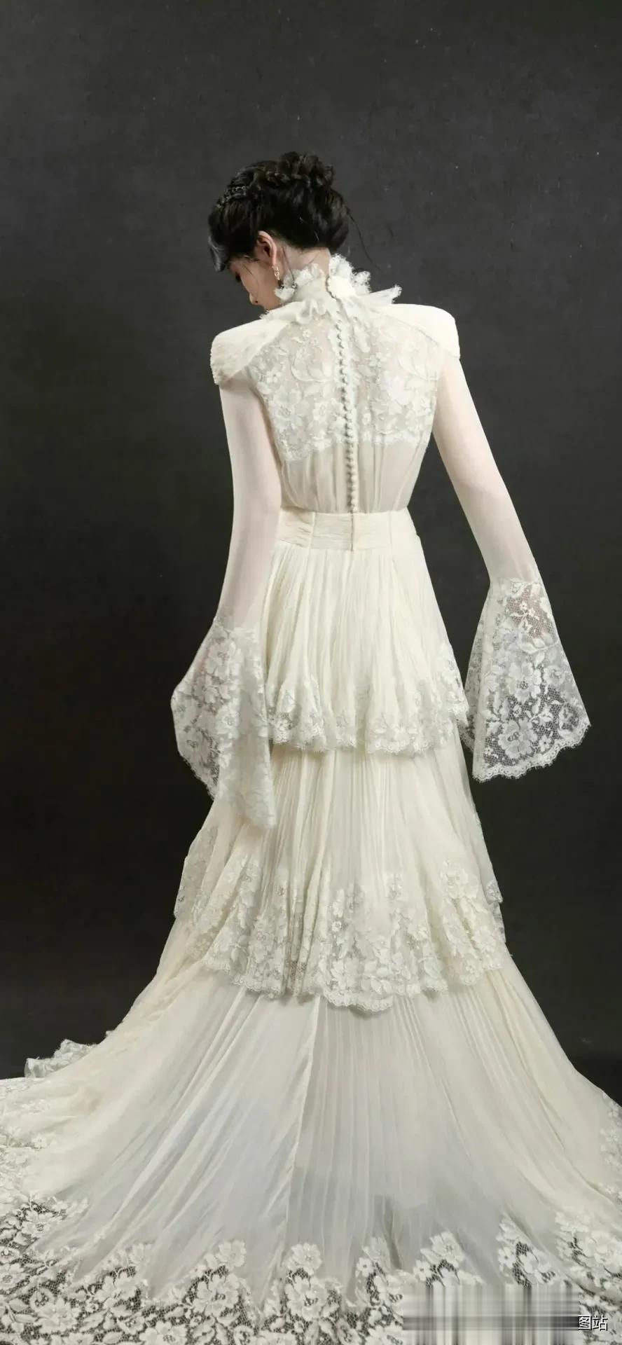 明星高清写真鉴赏｜杨紫，童星已变成心动女孩