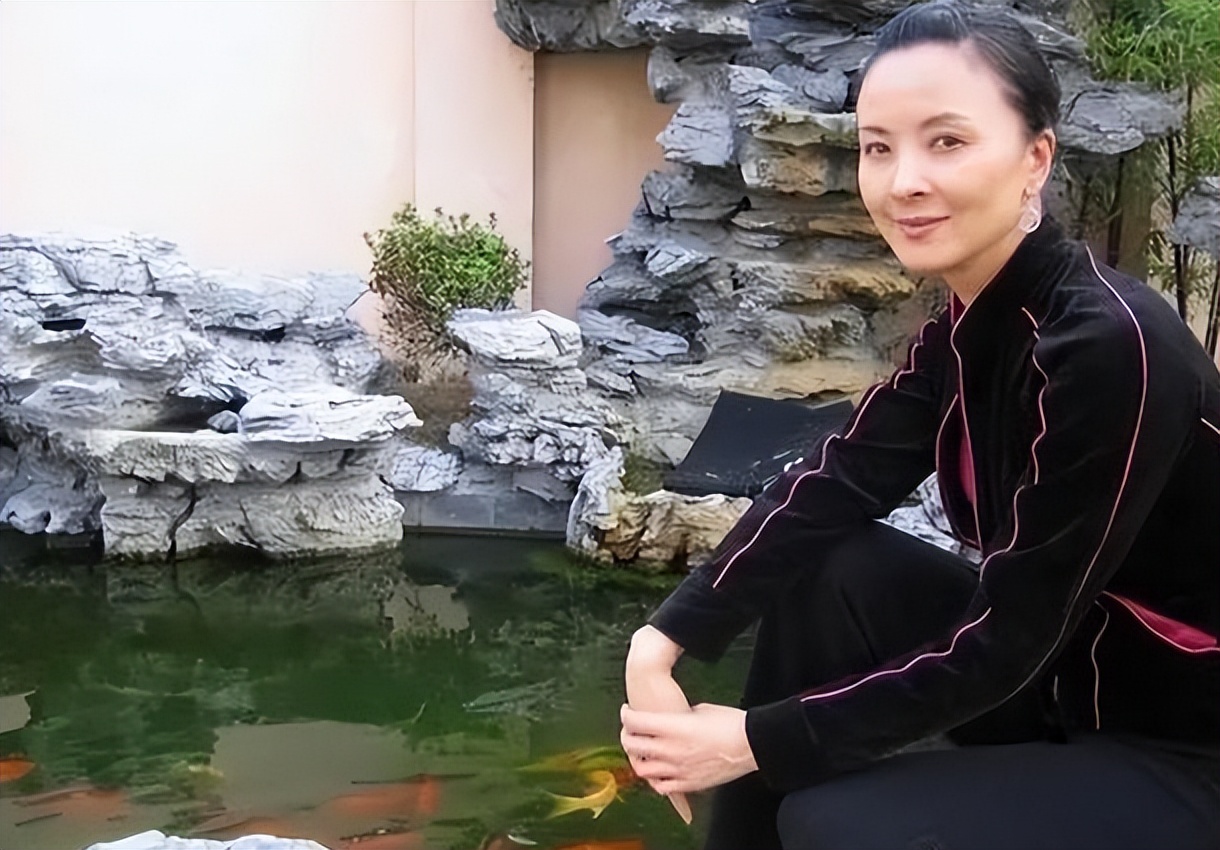 最美杨贵妃周洁：死前苦求刘晓庆，27万美元包机回国仅5天去世