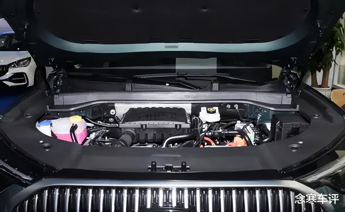 月销2900台！奇瑞瑞虎9改款自救，悬浮双屏，燃油版首搭猎鹰智驾